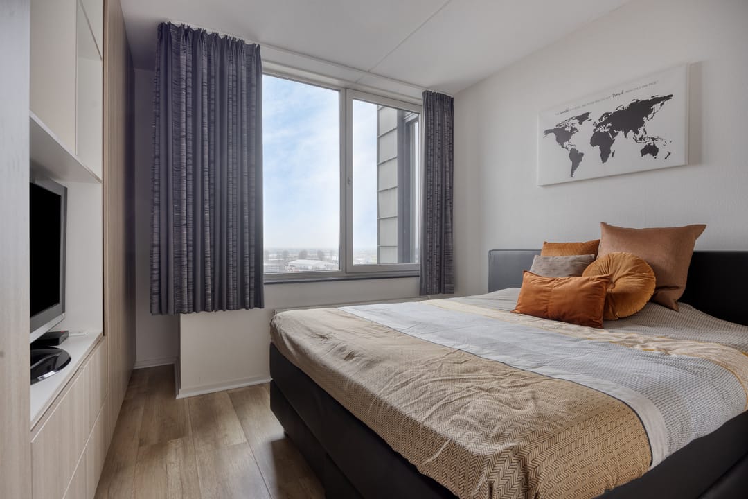 Modern Ninth Floor Apartment with Panoramic Views in Roermond — 47