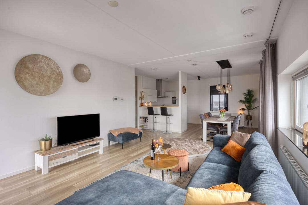 Modern Ninth Floor Apartment with Panoramic Views in Roermond — 28