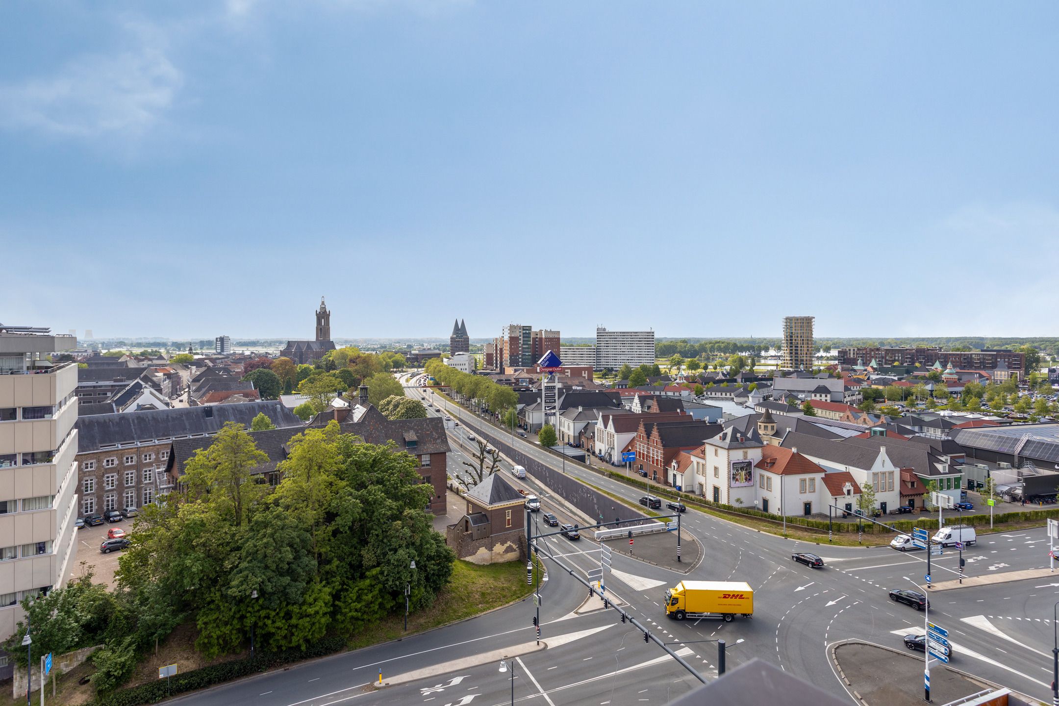 Modern Ninth Floor Apartment with Panoramic Views in Roermond — 42