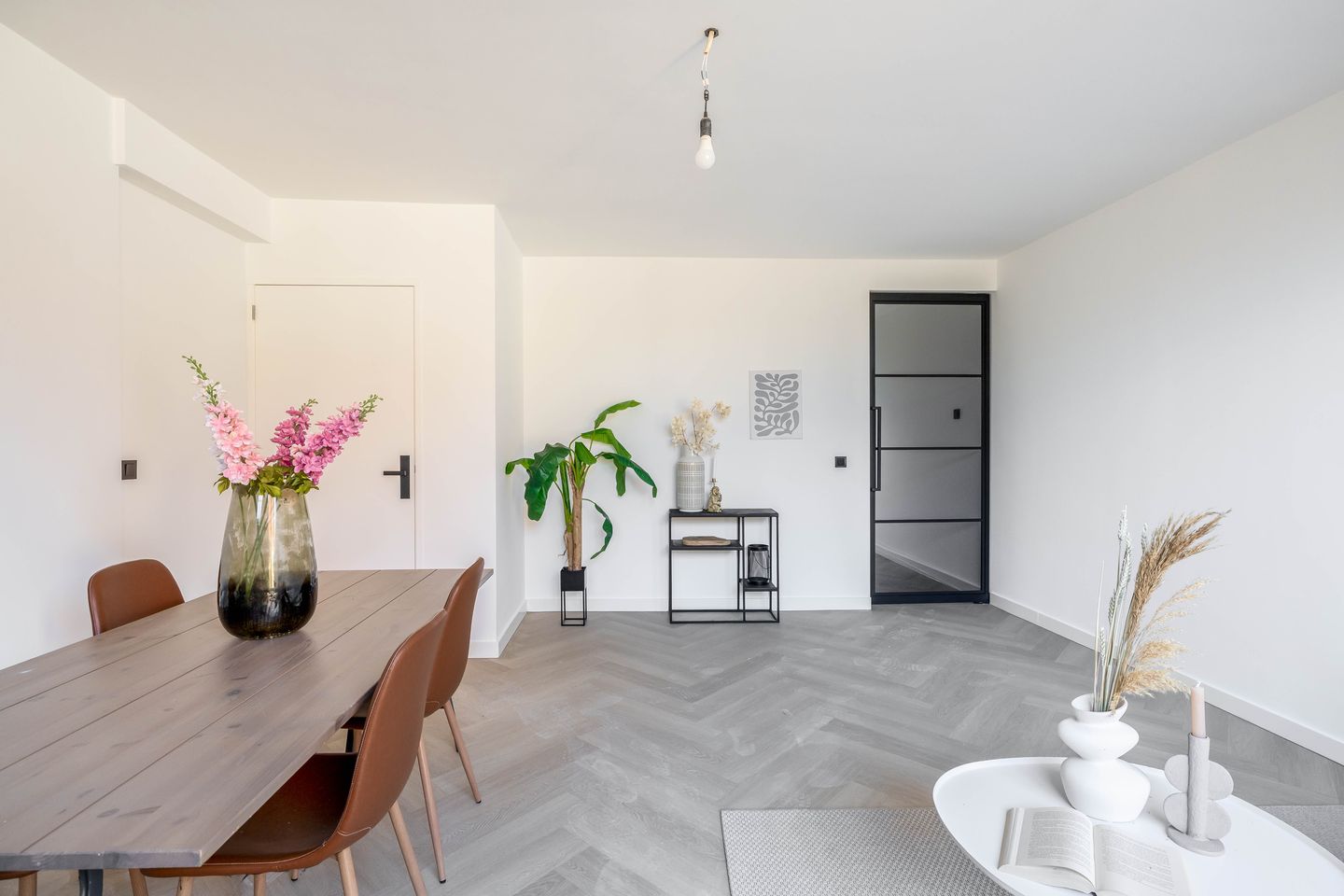 Renovated Ground Floor Apartment with Private Garden in Central Axel — 14