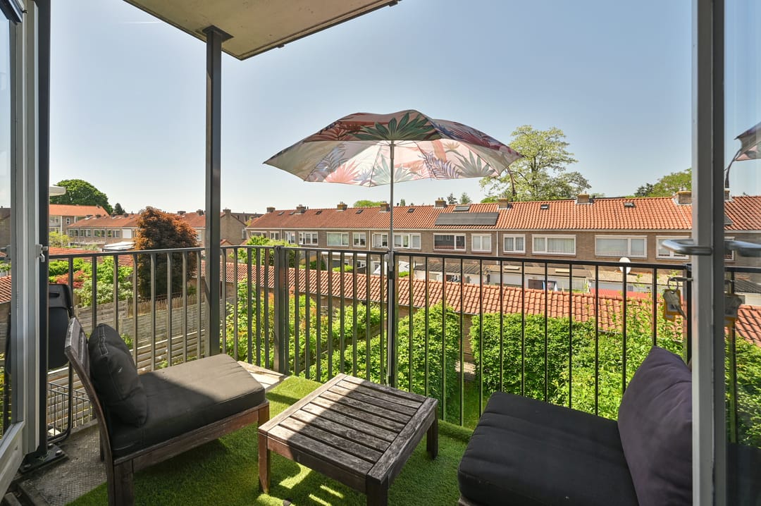 Fully Renovated 2-Room Apartment with Sunny West-Facing Balconon Near Hilversum Mediapark — 7