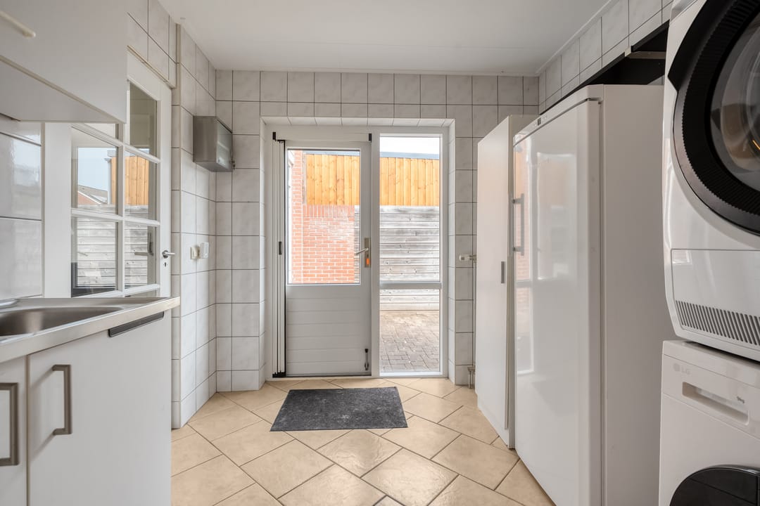 Photo 16 of Meidoornstraat 2