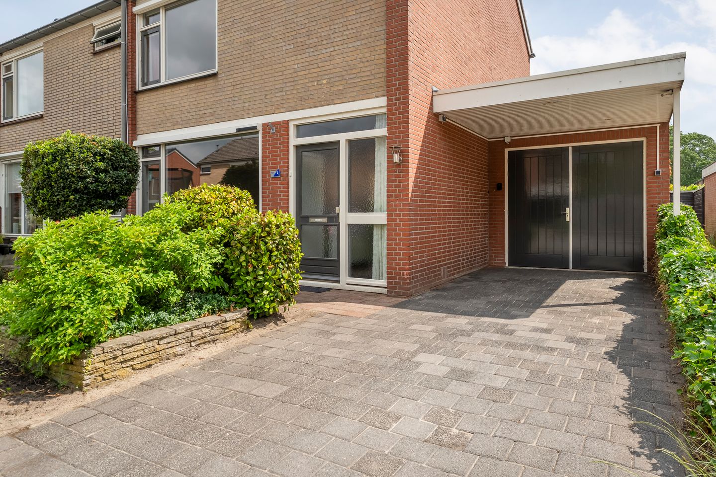 Photo 40 of Meidoornstraat 2
