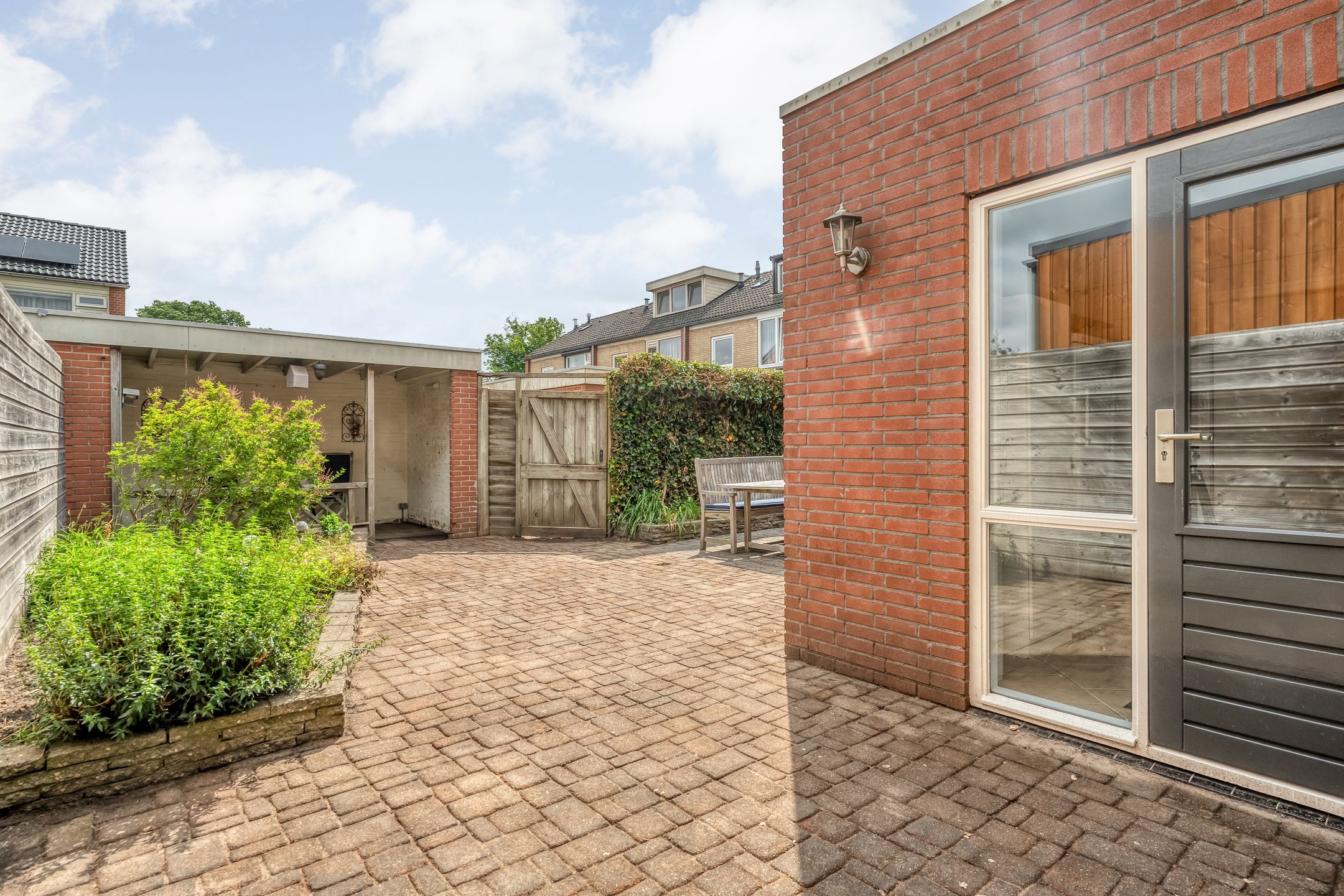 Photo 36 of Meidoornstraat 2