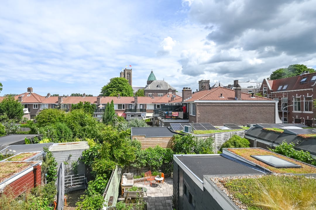 Charming Monumental Townhouse with Sunny Garden Near Haarlem Center — 22