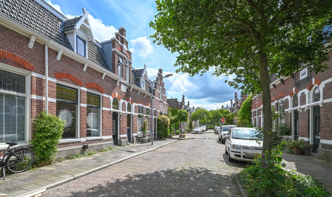 Charming Monumental Townhouse with Sunny Garden Near Haarlem Center — 38