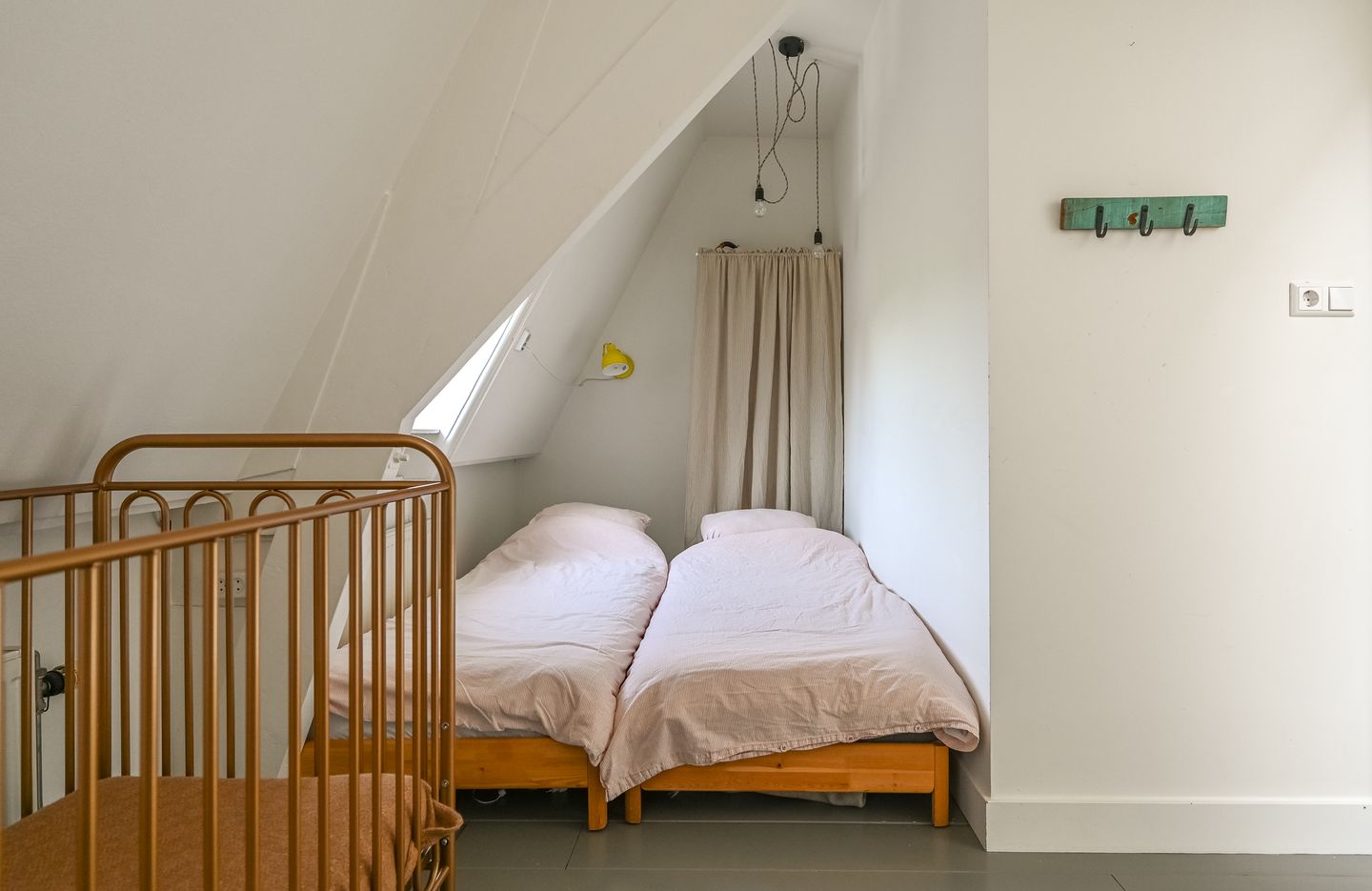 Charming Monumental Townhouse with Sunny Garden Near Haarlem Center — 25