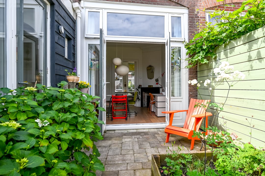 Charming Monumental Townhouse with Sunny Garden Near Haarlem Center — 28