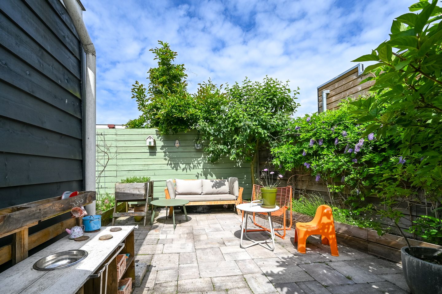 Charming Monumental Townhouse with Sunny Garden Near Haarlem Center — 34