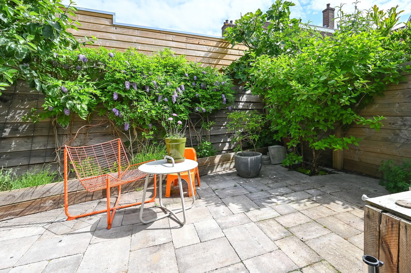 Charming Monumental Townhouse with Sunny Garden Near Haarlem Center — 35