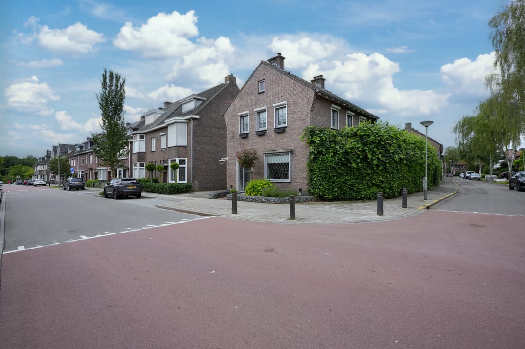 Charming Detached Character Home in Central Geleen — 41