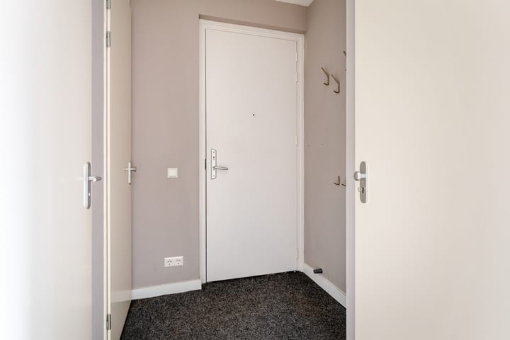 Photo 2 of Schefferstraat 25