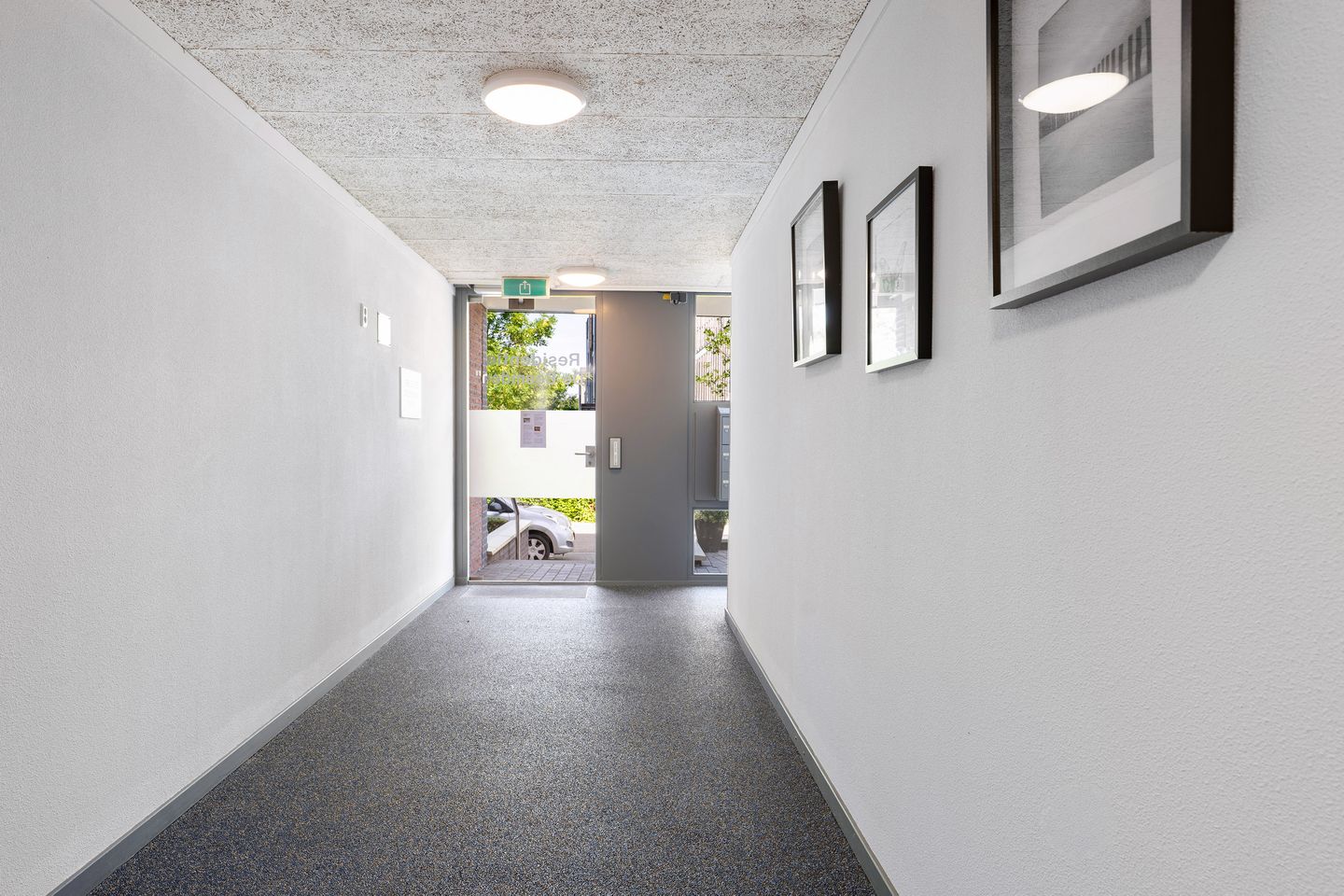 Turnkey Corner Apartment with Heated Terrace and Private Parking in Maastricht Heugem — 35