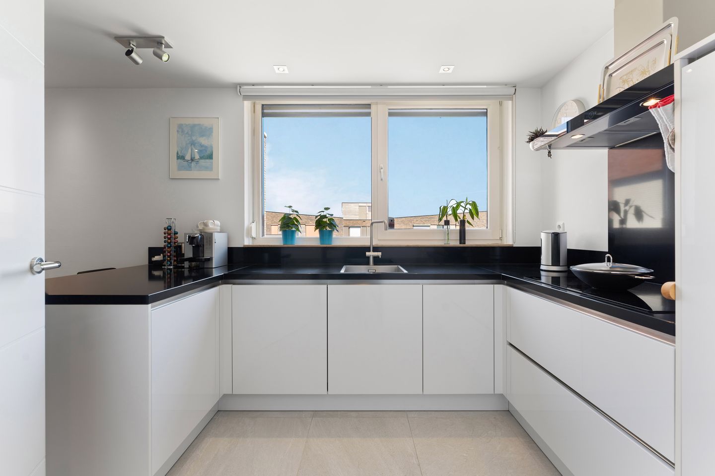 Turnkey Corner Apartment with Heated Terrace and Private Parking in Maastricht Heugem — 20