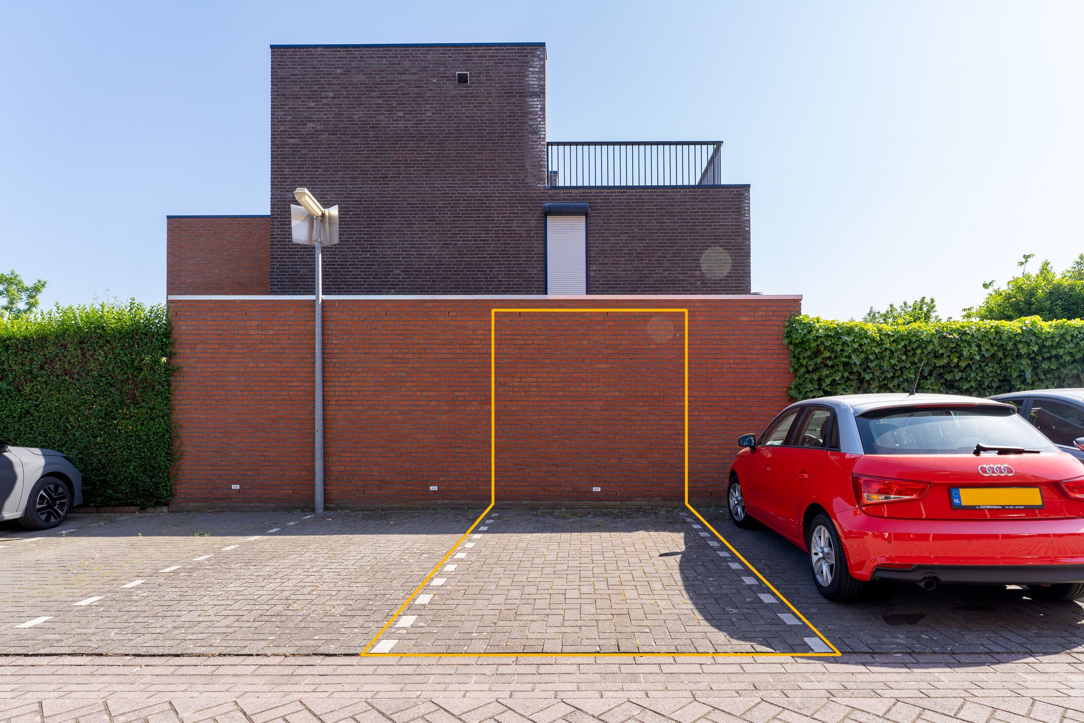 Turnkey Corner Apartment with Heated Terrace and Private Parking in Maastricht Heugem — 36
