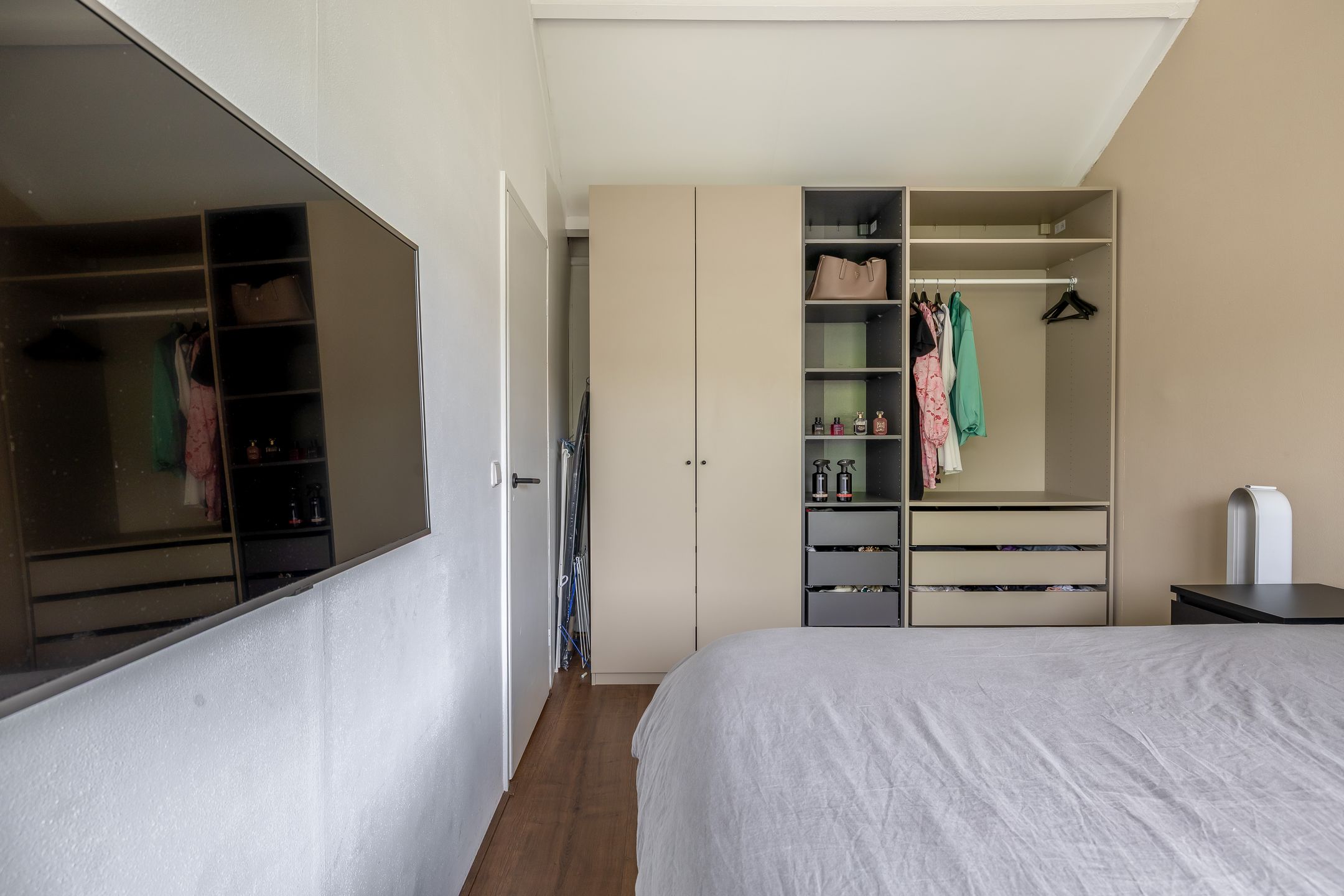 Photo 21 of Middelzand 3145