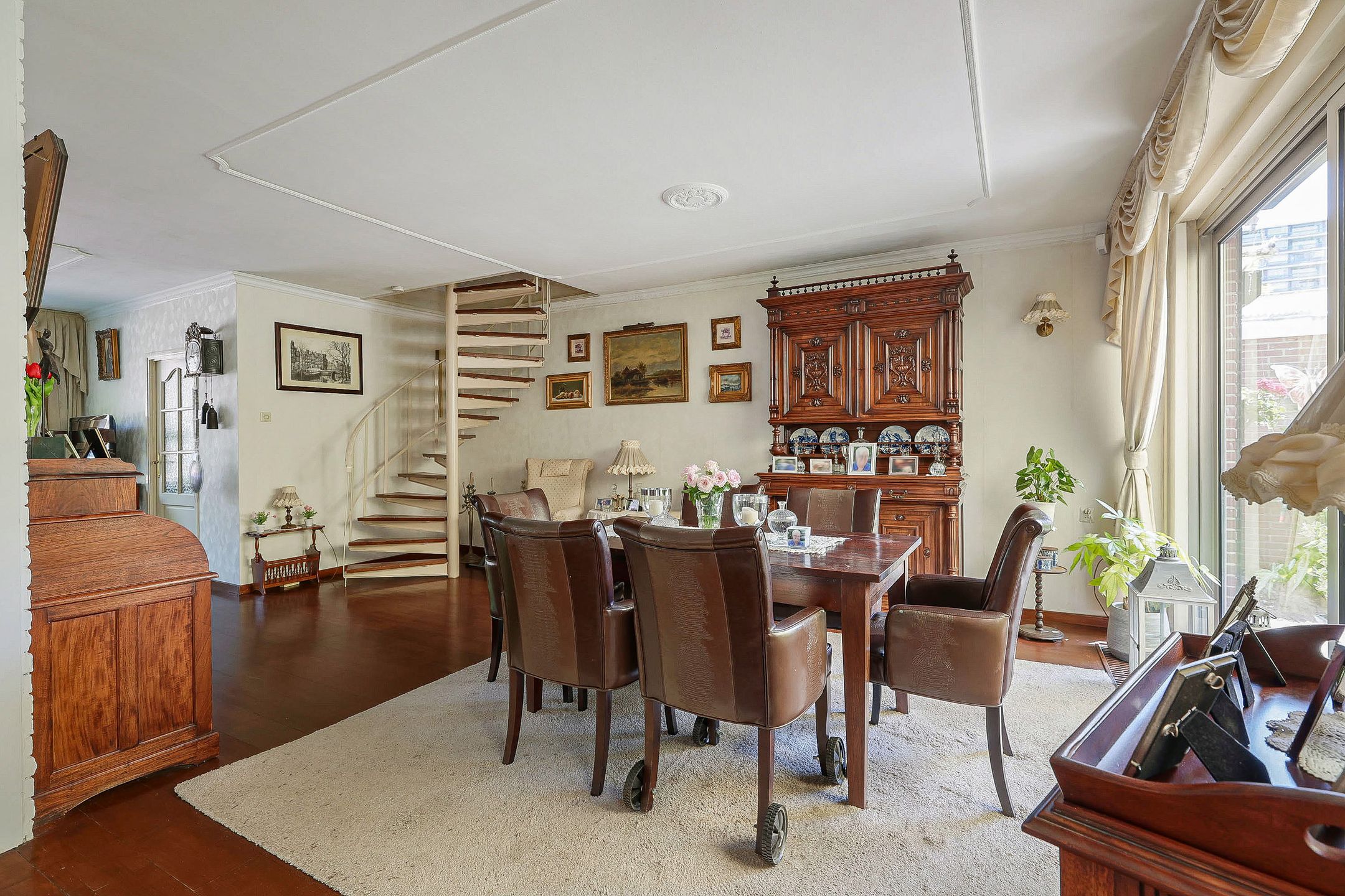 Spacious Corner Home with Expansion Potential in Green Amsterdam North — 9