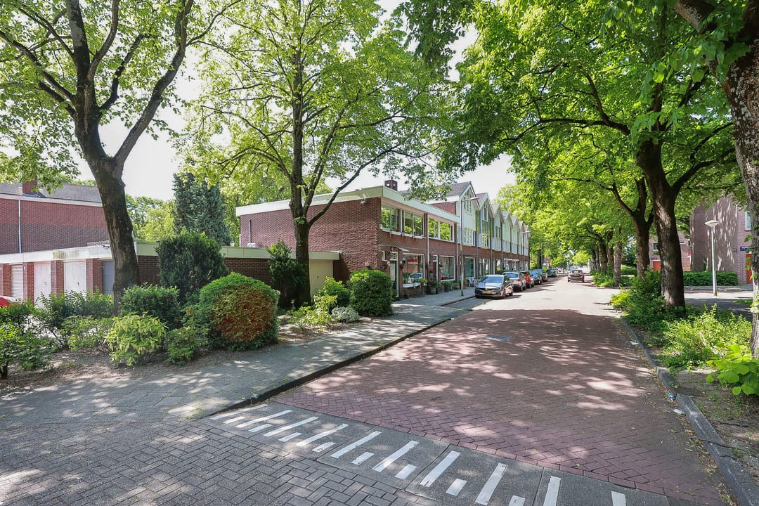 Spacious Corner Home with Expansion Potential in Green Amsterdam North — 32