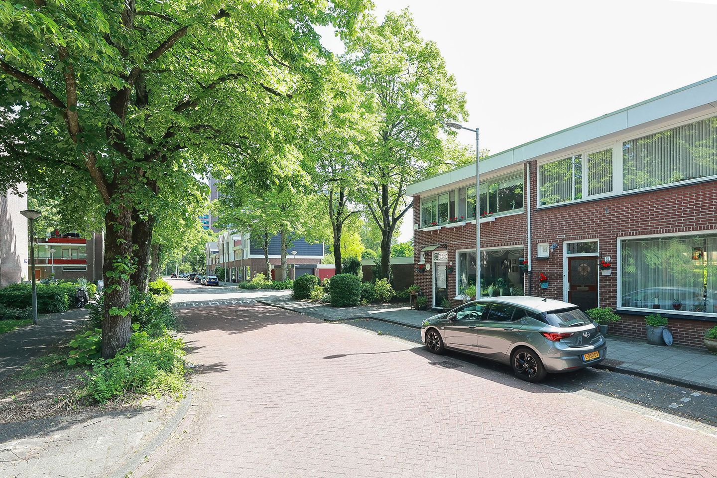 Spacious Corner Home with Expansion Potential in Green Amsterdam North — 34