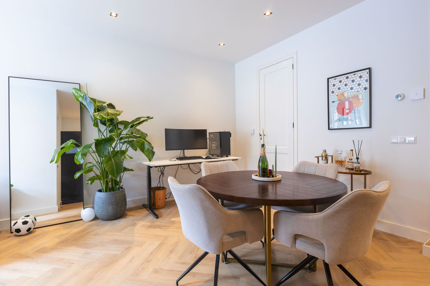 Move-in Ready Apartment with Modern Finishes in Hoorn City Center — 10