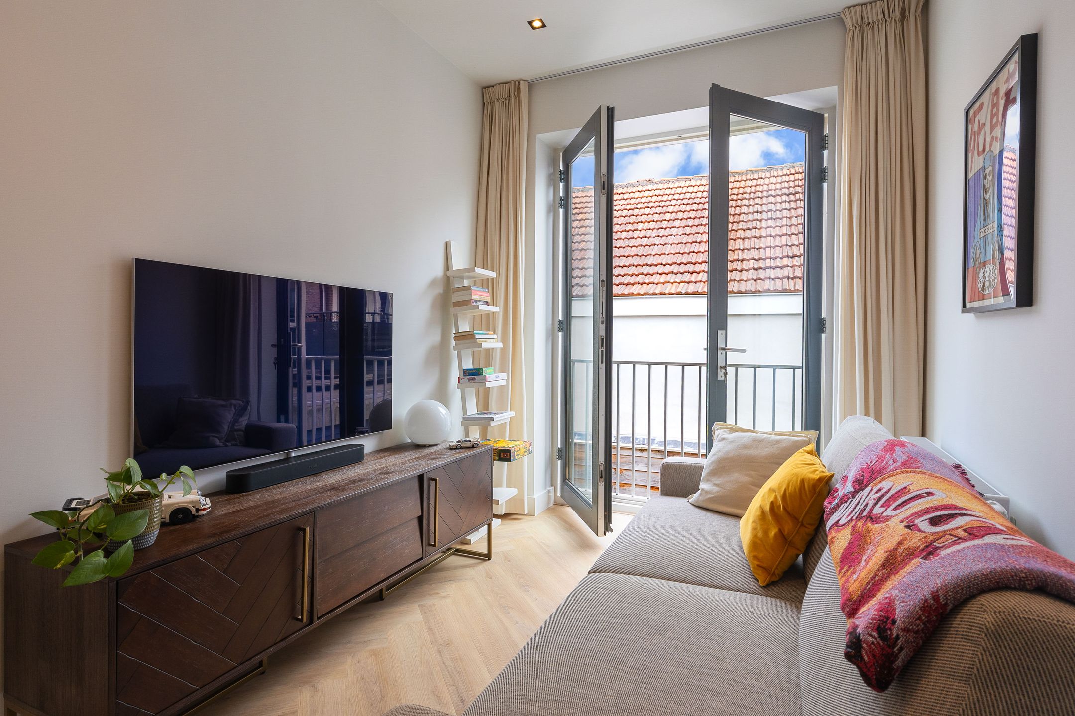 Move-in Ready Apartment with Modern Finishes in Hoorn City Center — 15