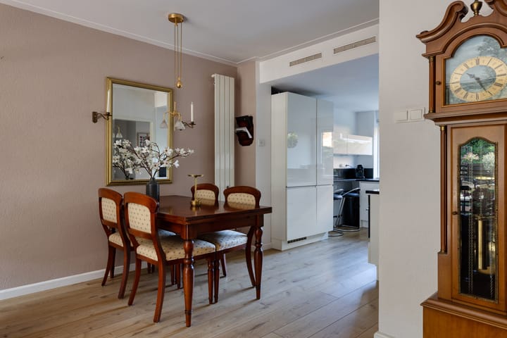 Tussenwoning te koop: Het Binnenhof 9, Weesp