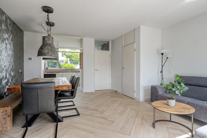 Tussenwoning te koop: De Krommert 41, Oosthuizen