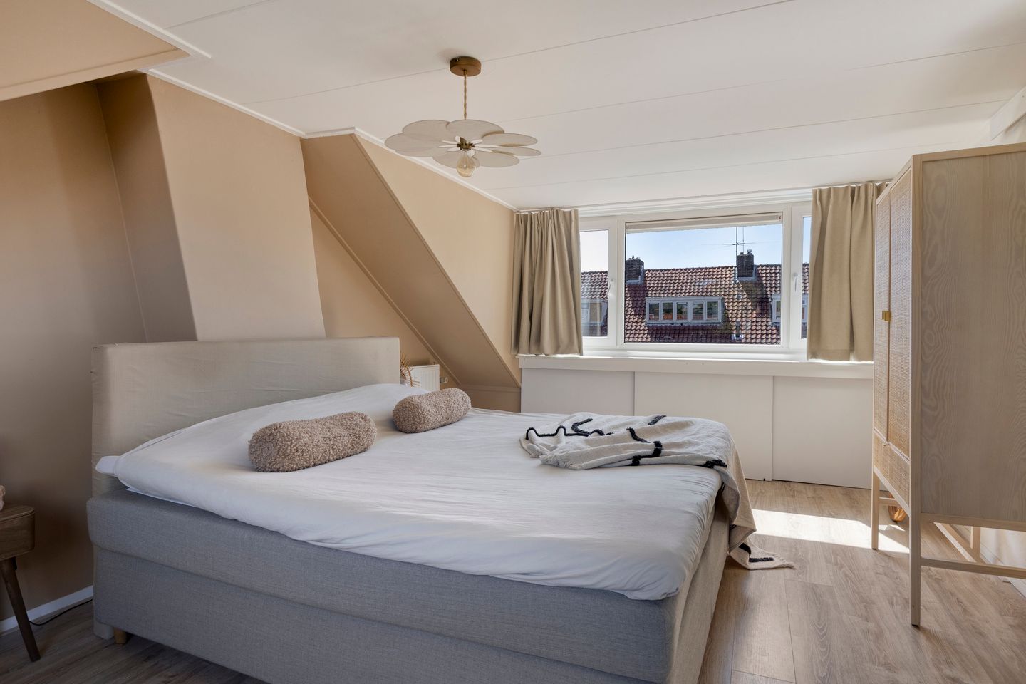 Photo 34 of Heinsiusstraat 17