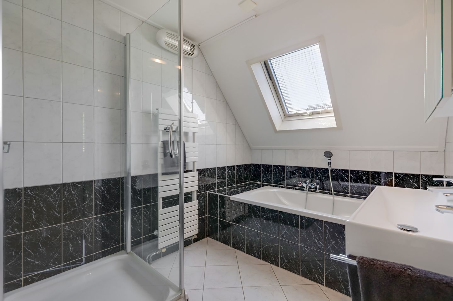 Detached Family Home with Field Views on the Edge of Didam — 34