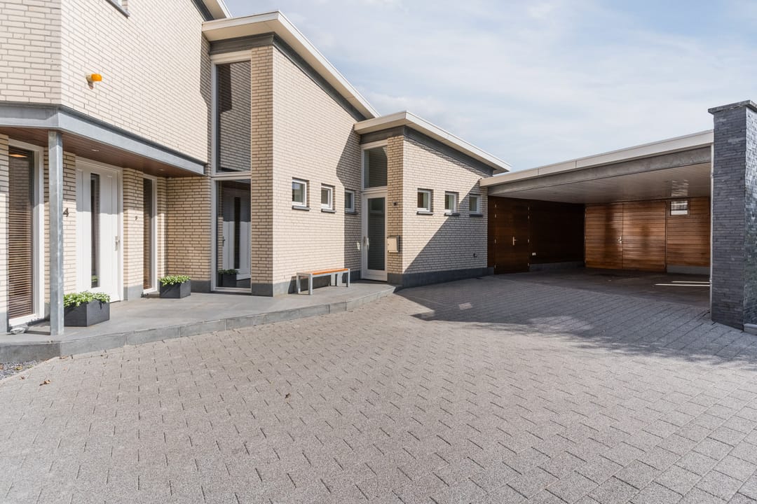 Unique Fan-Shaped Villa with Heated Pool in Premium Villa Park Setting — 67