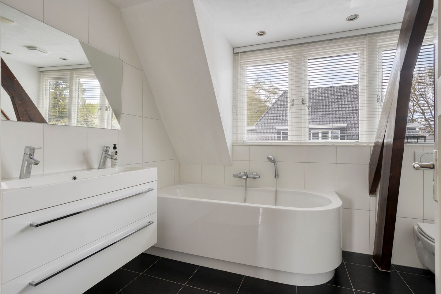 Characterful 1930s Detached Villa with Ground Floor Living in Heerde — 34