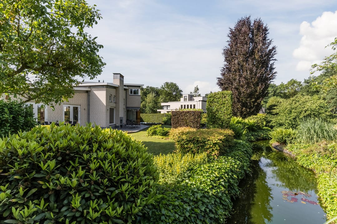 Unique Fan-Shaped Villa with Heated Pool in Premium Villa Park Setting — 56