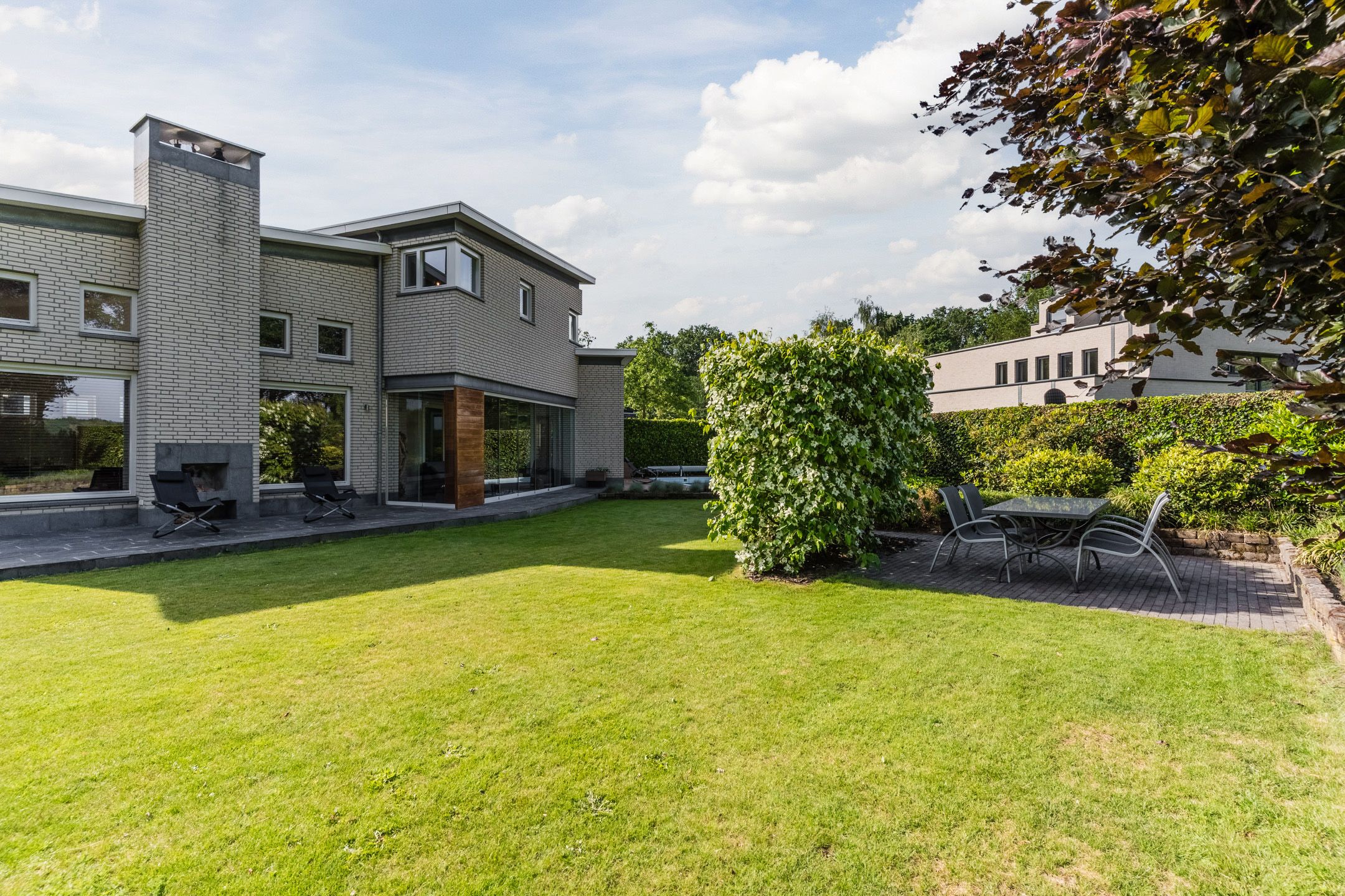 Unique Fan-Shaped Villa with Heated Pool in Premium Villa Park Setting — 54