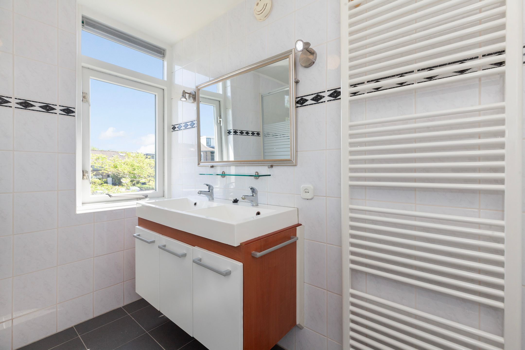 Spacious Family Home with Four Bedrooms in Popular Sterrenburg Neighborhood — 15