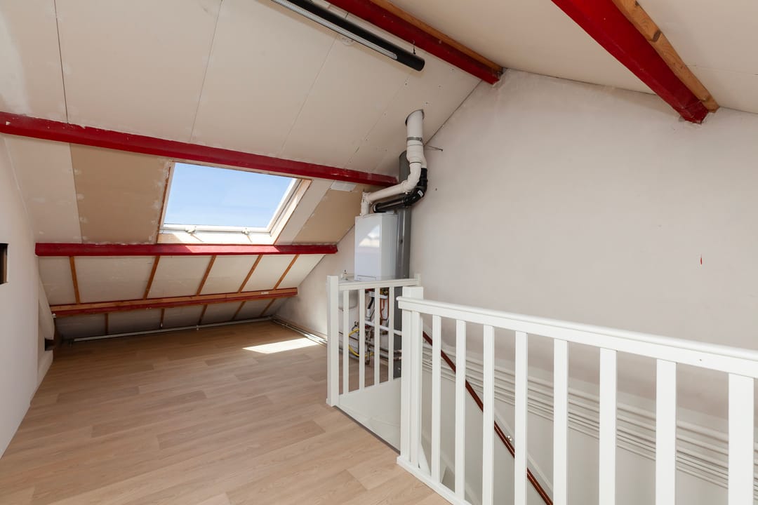 Spacious Family Home with Four Bedrooms in Popular Sterrenburg Neighborhood — 16