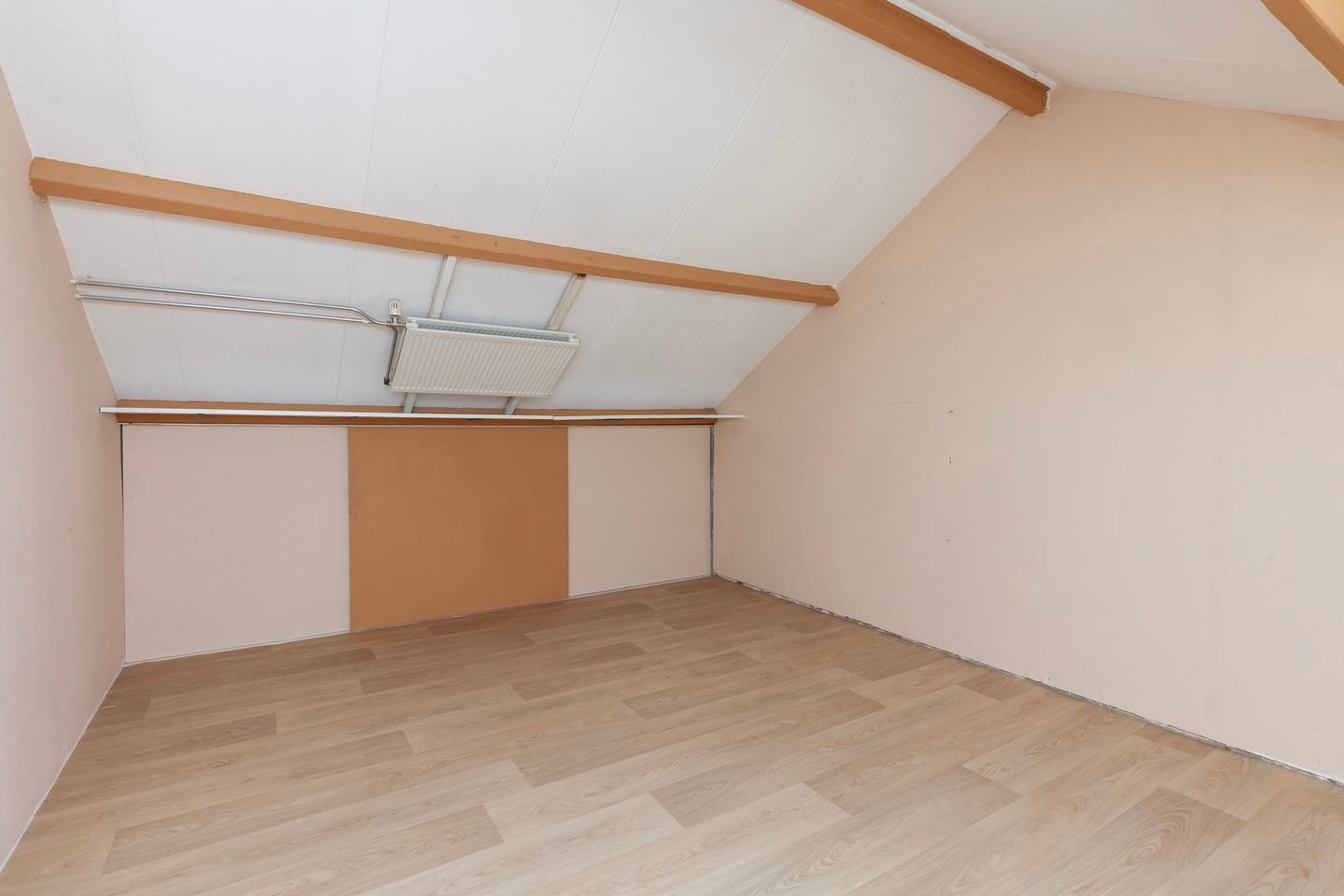 Spacious Family Home with Four Bedrooms in Popular Sterrenburg Neighborhood — 19