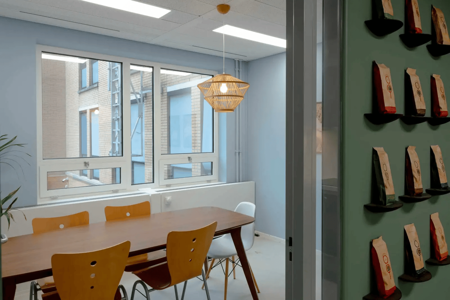 Bekijk foto 3 van Rhijnspoorplein 10