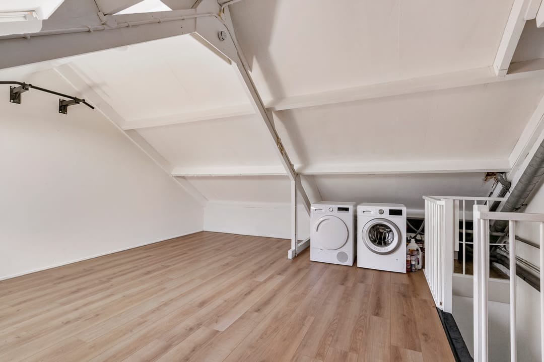 Spacious Terraced Home with Large Detached Garage in Didam — 26