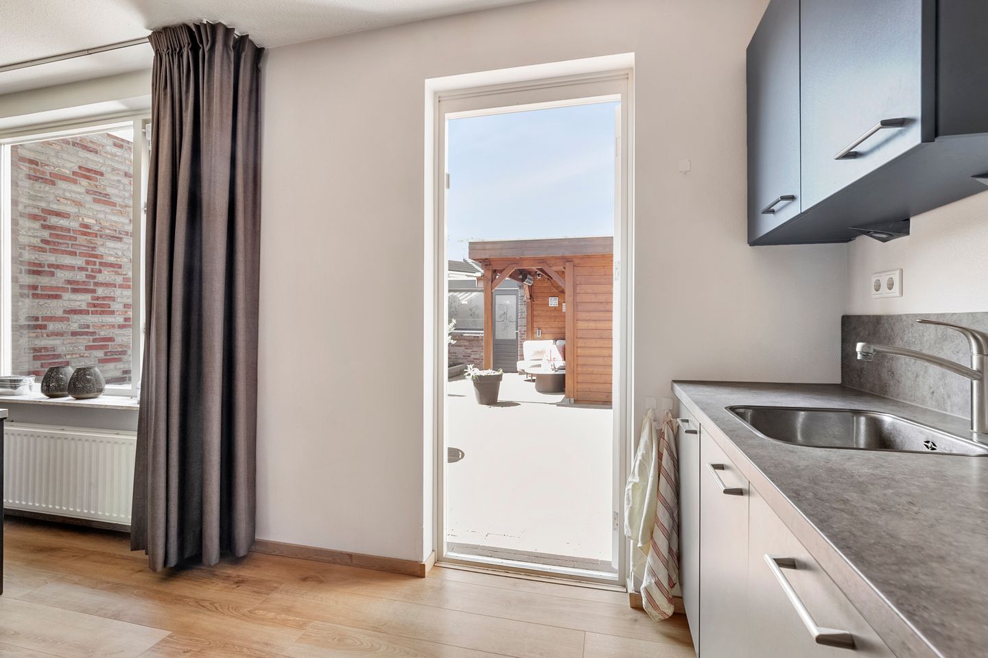 Spacious Terraced Home with Large Detached Garage in Didam — 10