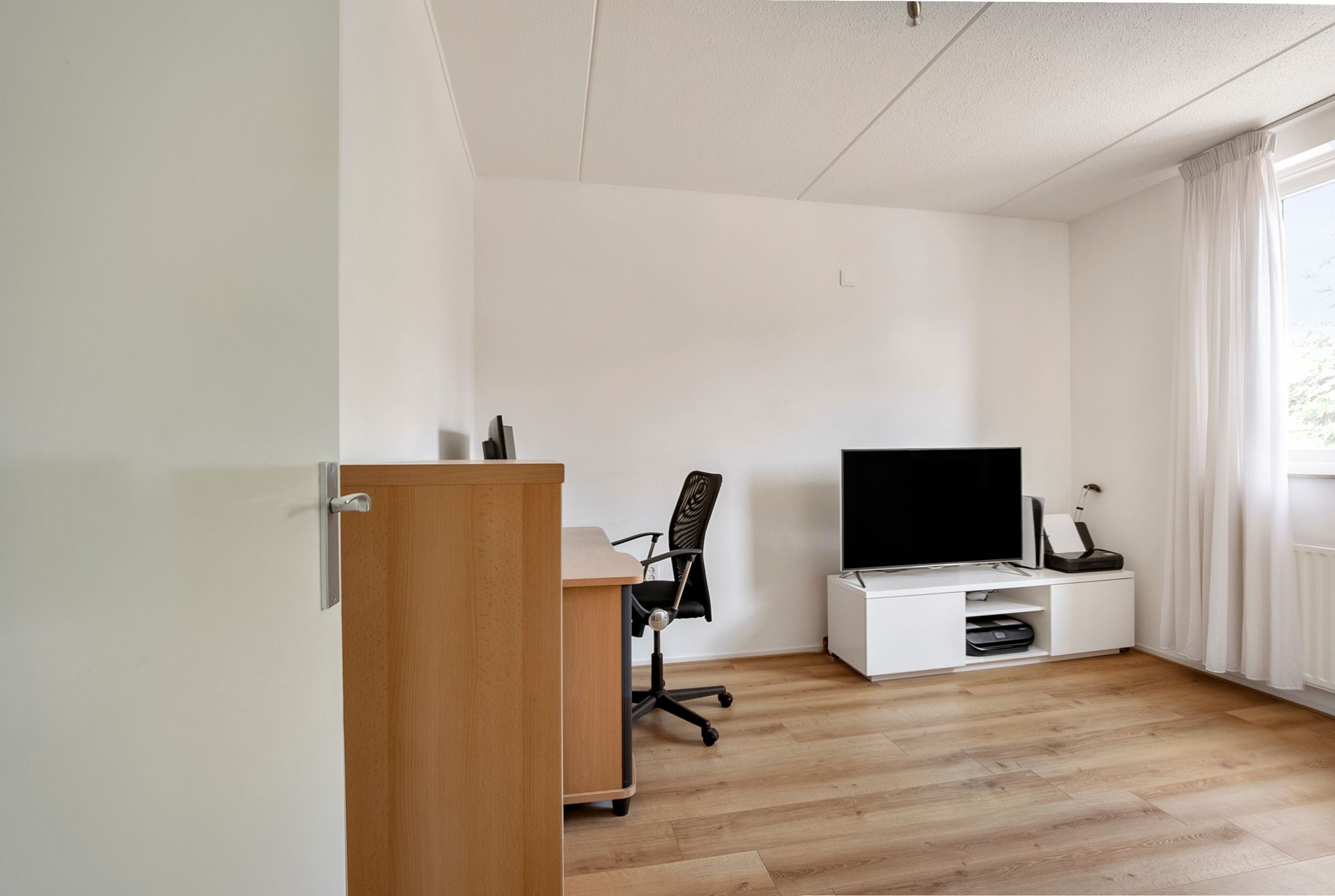 Spacious Terraced Home with Large Detached Garage in Didam — 21