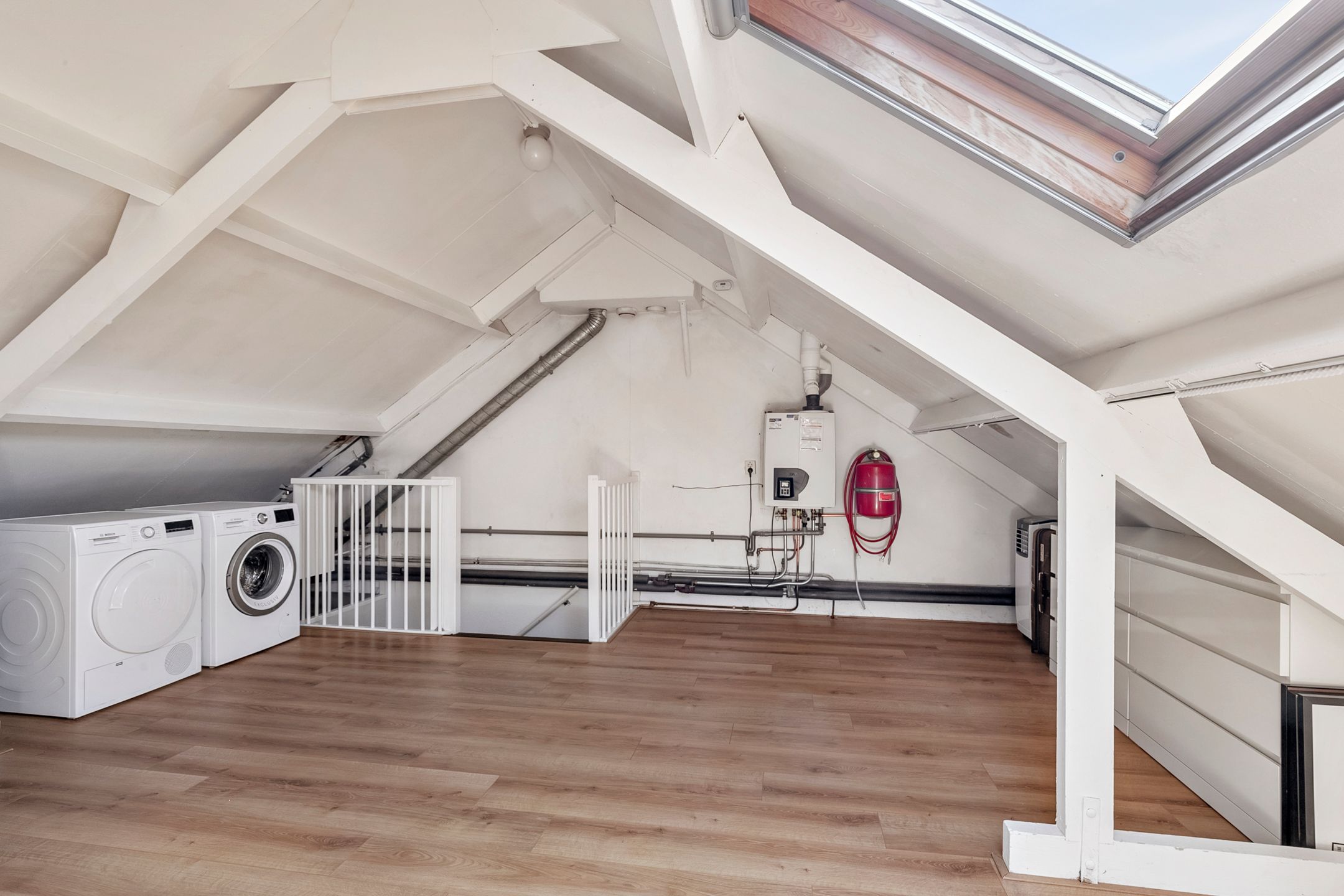 Spacious Terraced Home with Large Detached Garage in Didam — 24