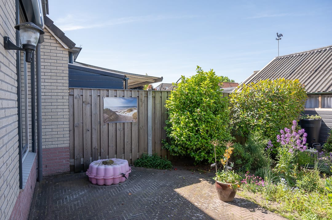Spacious Corner Home with Sunny Garden and Garage in Popular Zelhem Neighborhood — 31