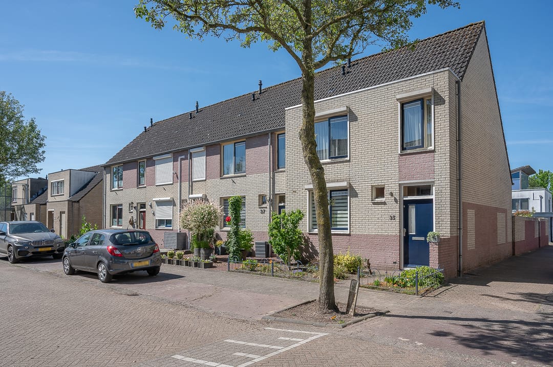 Spacious Corner Home with Sunny Garden and Garage in Popular Zelhem Neighborhood — 7