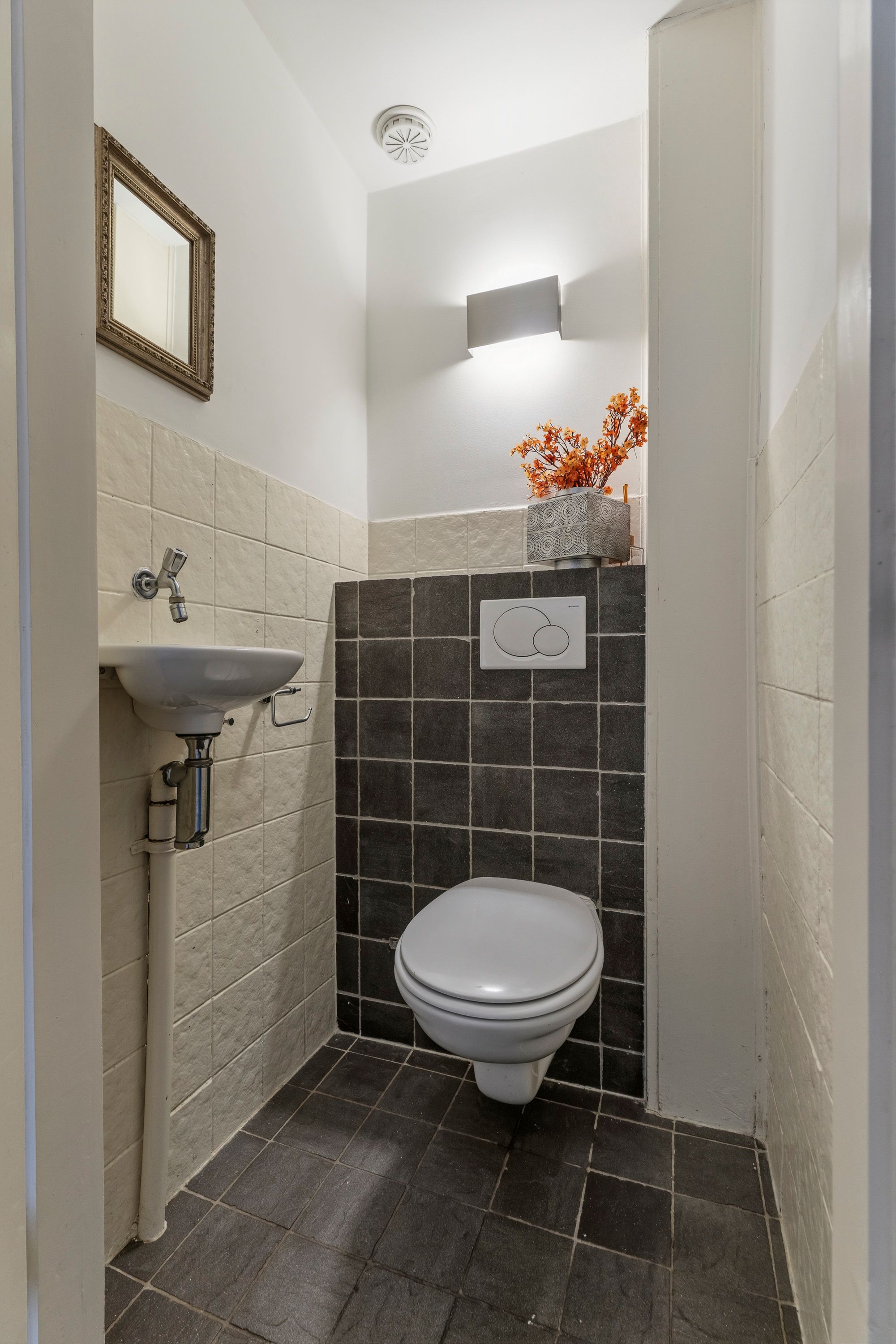 Photo 12 of Ruisdaelstraat 38