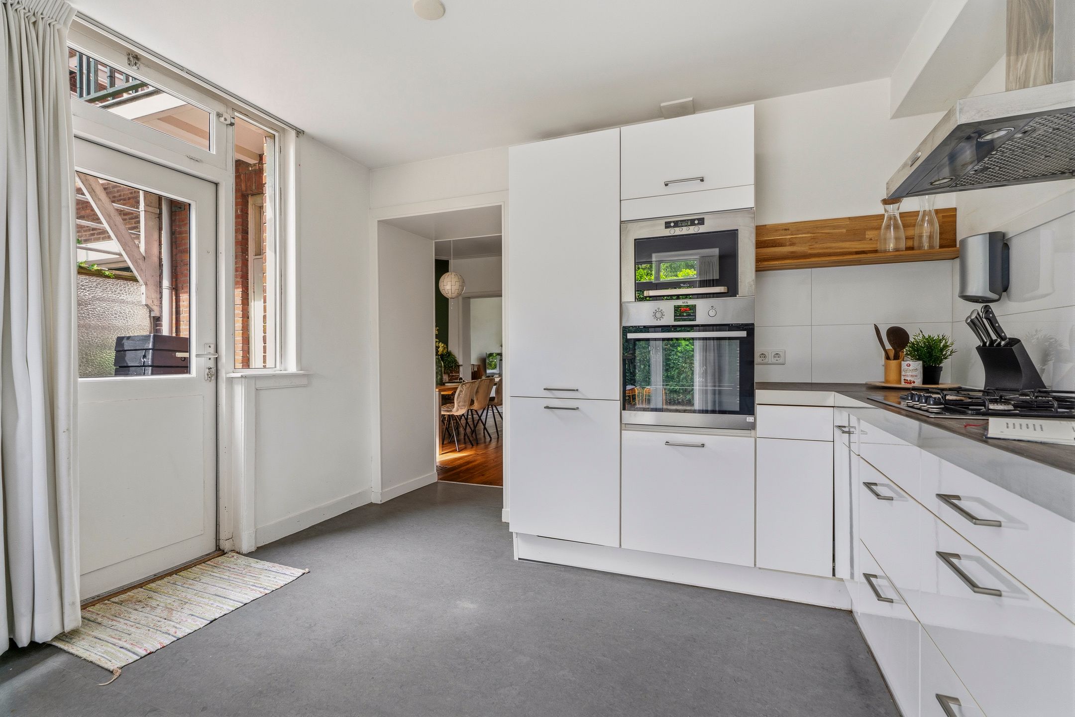 Photo 24 of Ruisdaelstraat 38