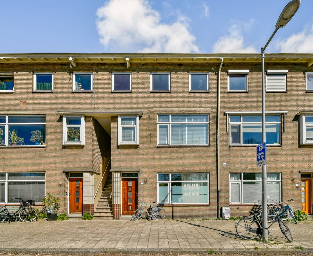 Entwicklungsmöglichkeit: Maisonette mit genehmigtem Teilungspotenzial in Watergraafsmeer