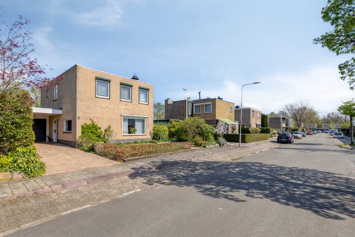 Vrijstaande woning te koop: Moersbergenlaan 30, Arnhem