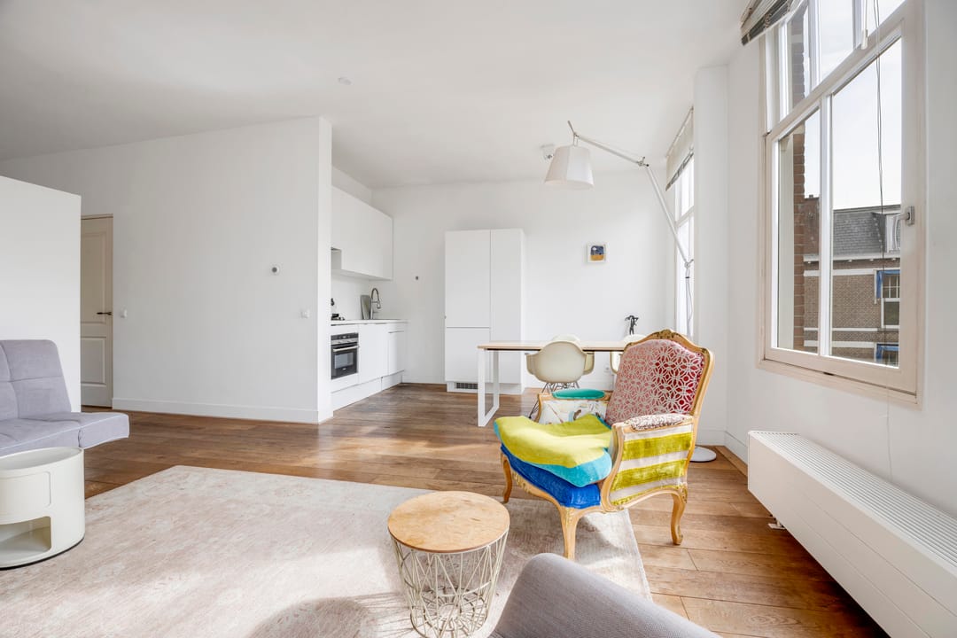 Stylish Top-Floor Apartment with Iconic Grote Kerk Views in The Hague Centre — 13