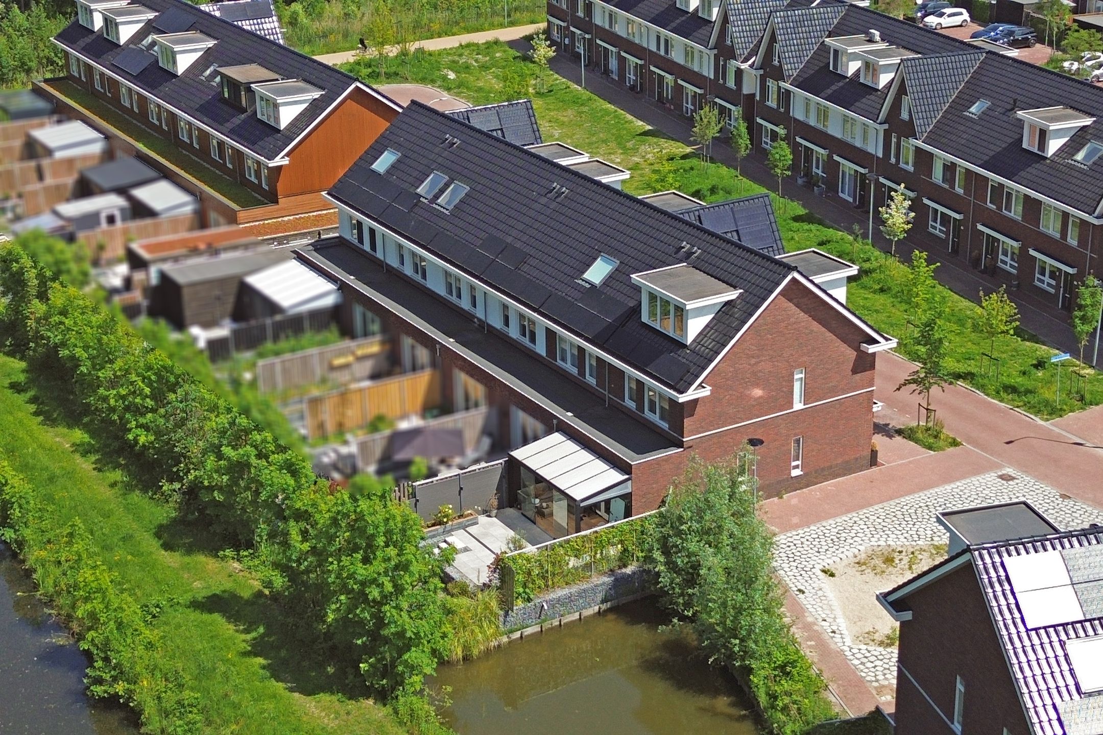 Foto 42 van Edgar du Perronstraat 179