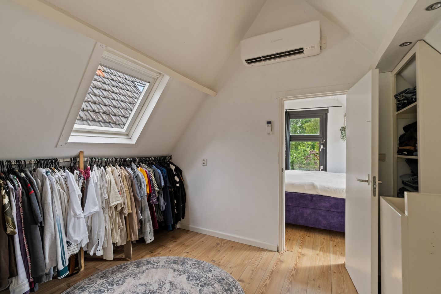 Charming Semi-Detached Home Near Nature with Private Parking — 19